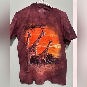 The Mountain Majestic Giraffe Sunset Tee Women’s Sz Sm